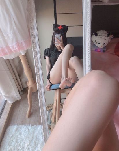 高中女生